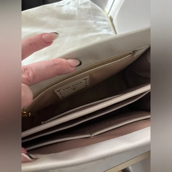 ✨ Host Pick ✨ Prada | Authentic 2012  Saffiano Lux Top Handle Tote Bag in Talco - Picture 6 of 15